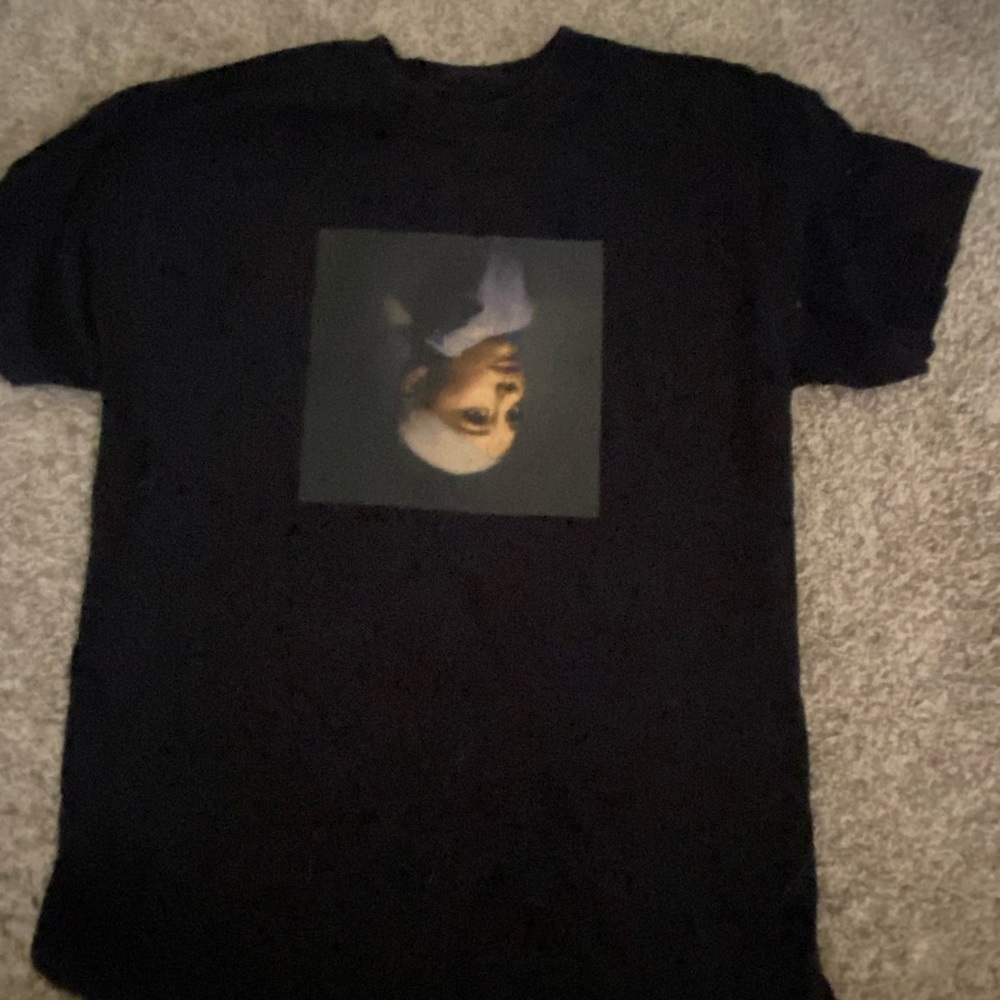 Ariana Grande Tshirt